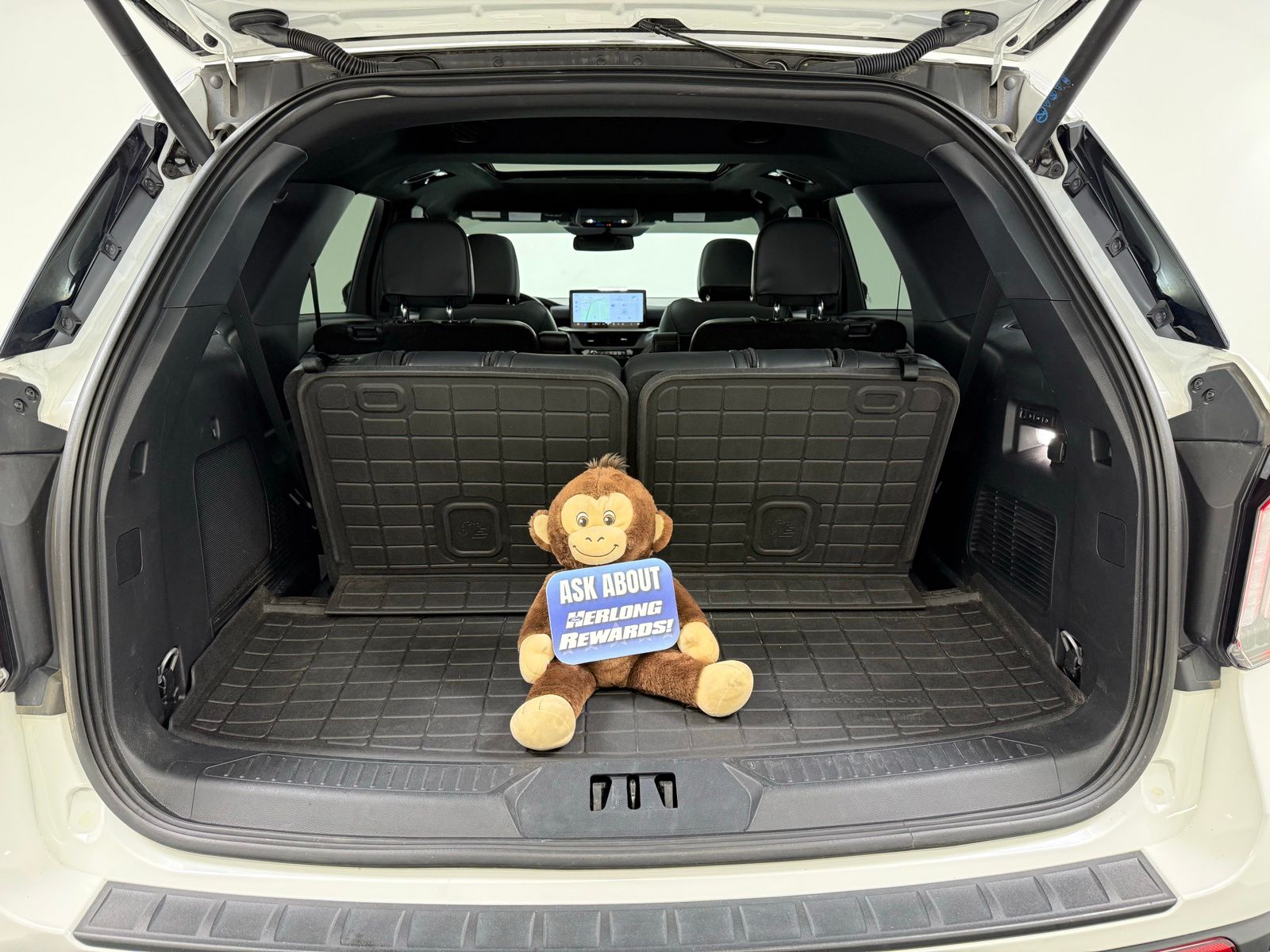 Used 2025 Ford Explorer - photo 10