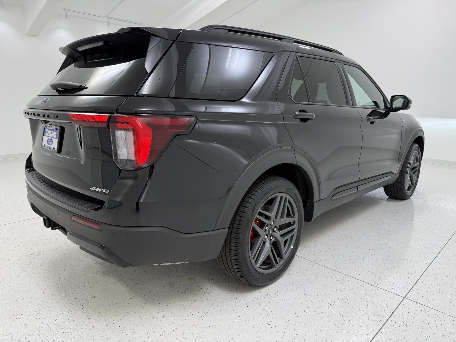 Used 2025 Ford Explorer - photo 2