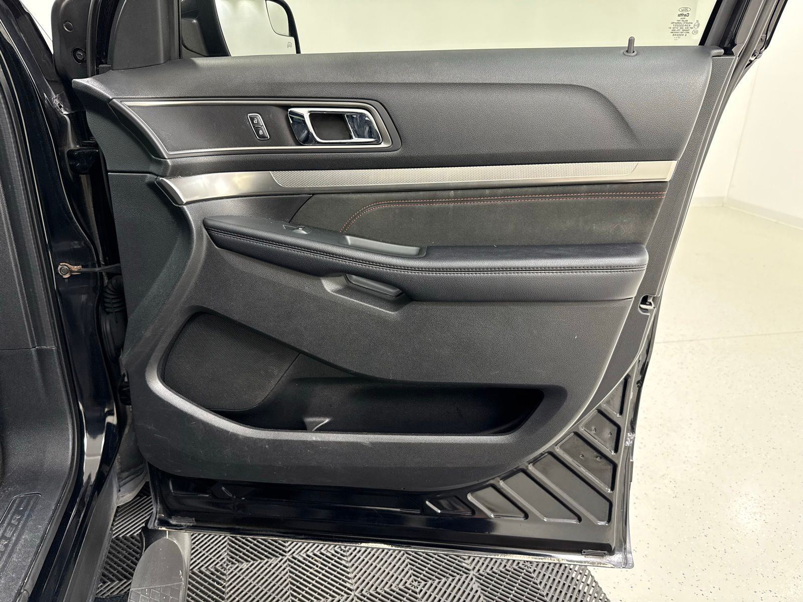 Used 2018 Ford Explorer - photo 21