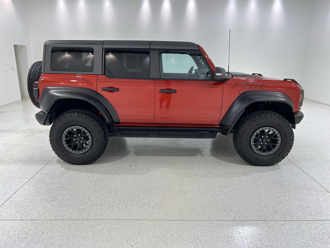 Used 2023 Ford Bronco - photo 11