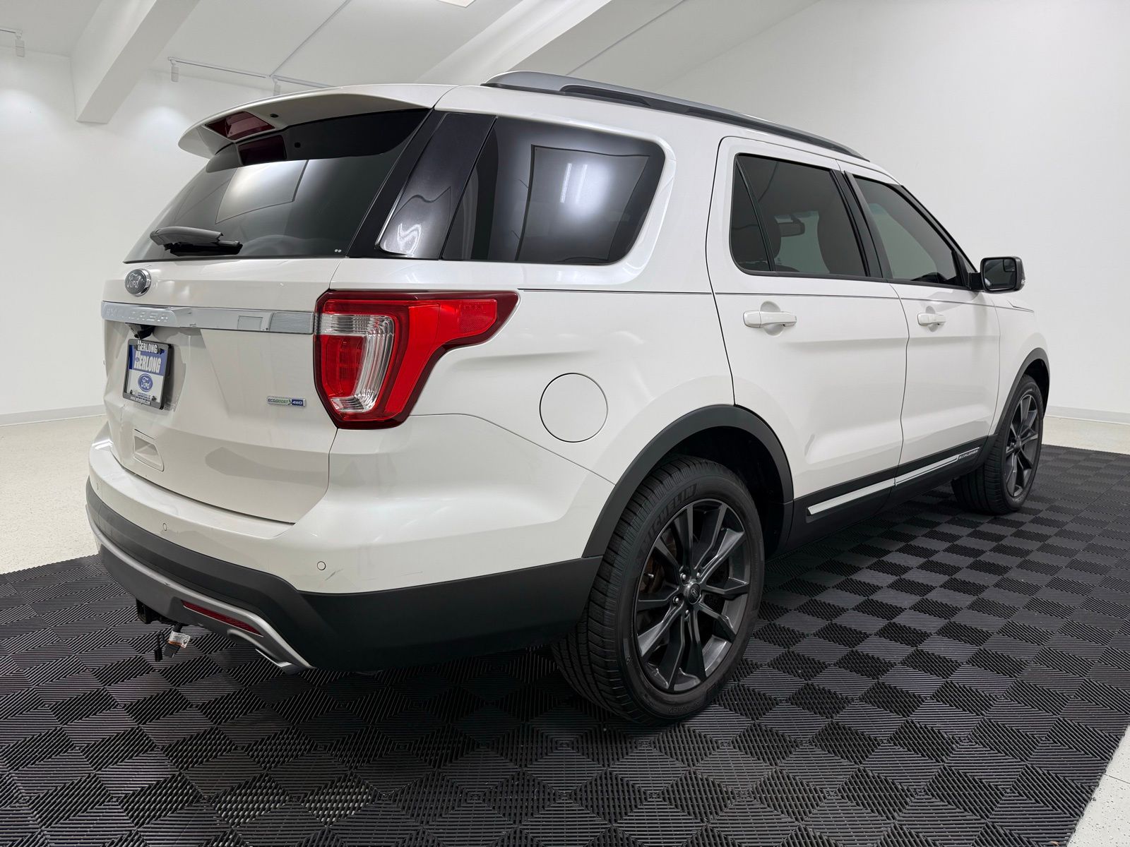 Used 2017 Ford Explorer - photo 28