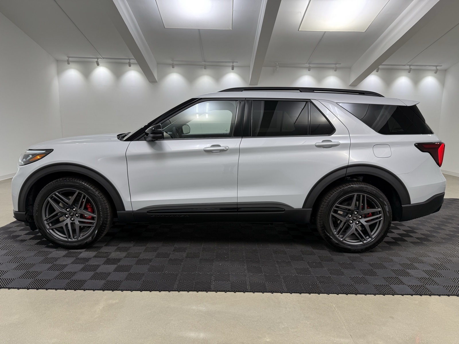 New 2026 Ford Explorer - photo 8