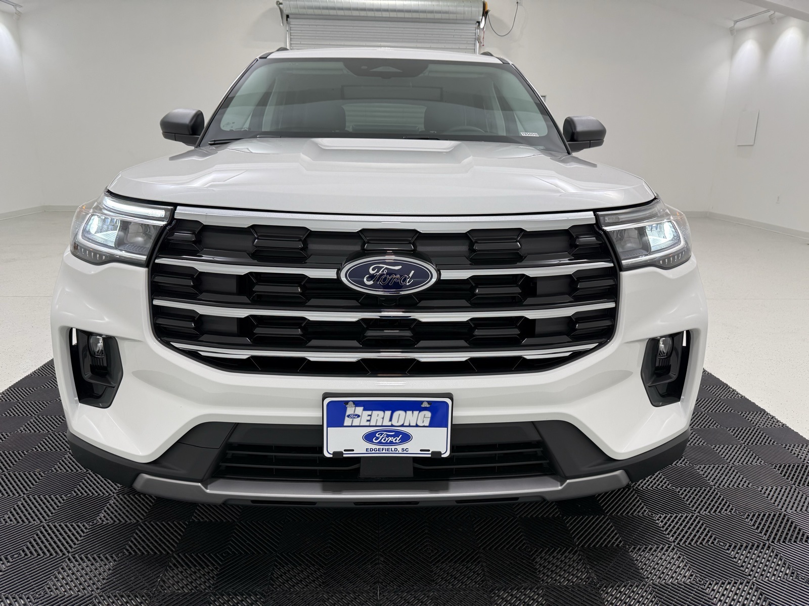 New 2026 Ford Explorer - photo 2