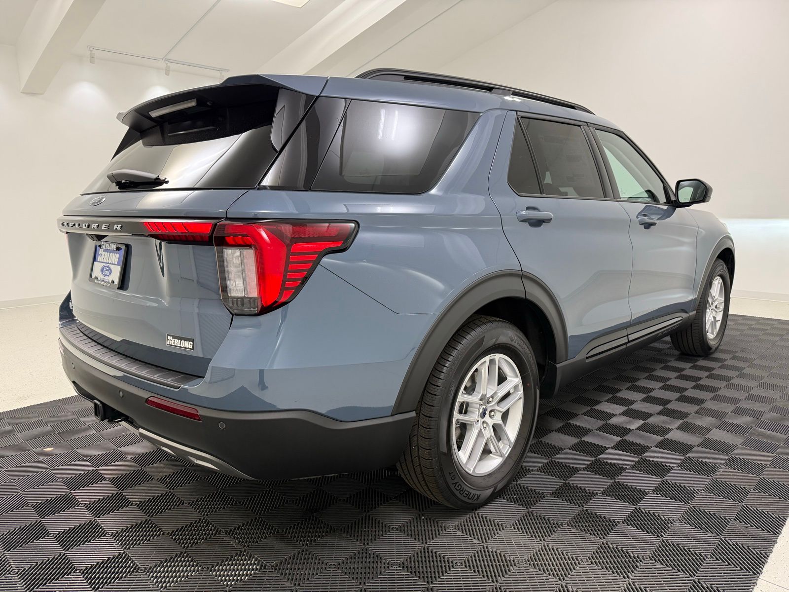 New 2026 Ford Explorer - photo 2