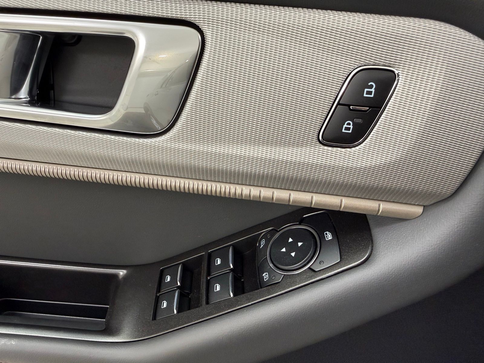 New 2026 Ford Explorer - photo 13