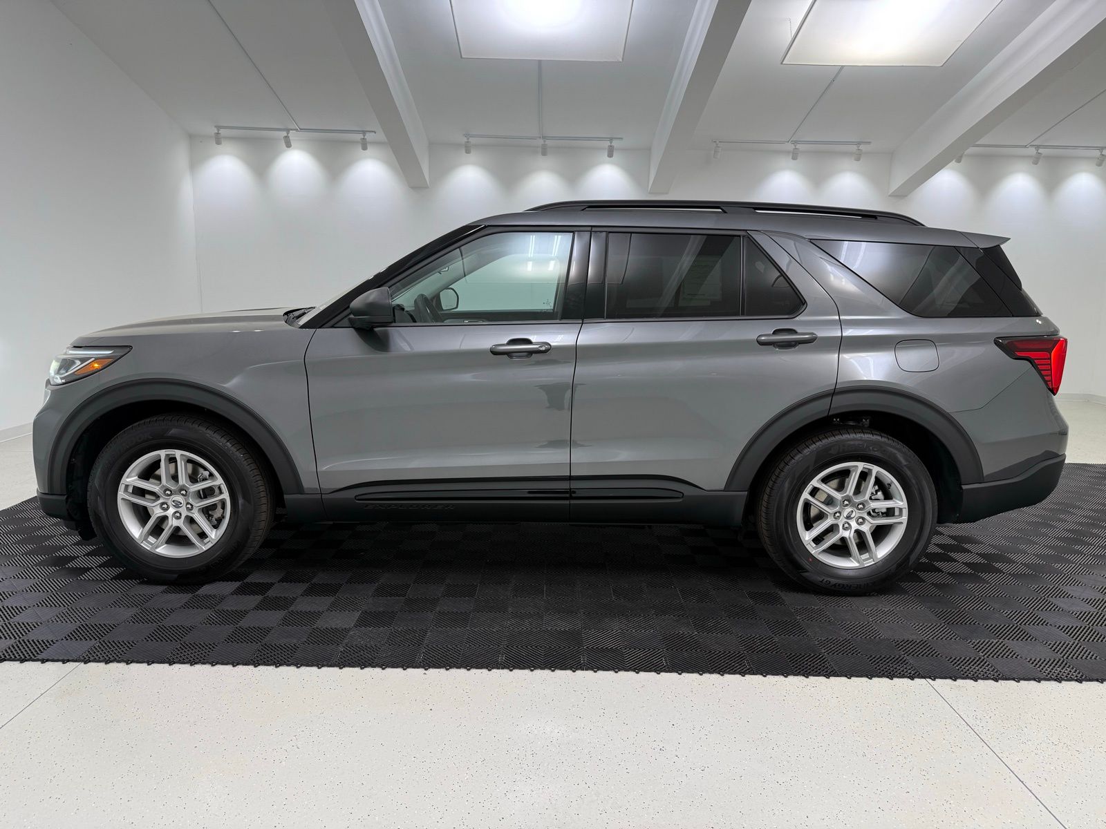 New 2026 Ford Explorer - photo 6