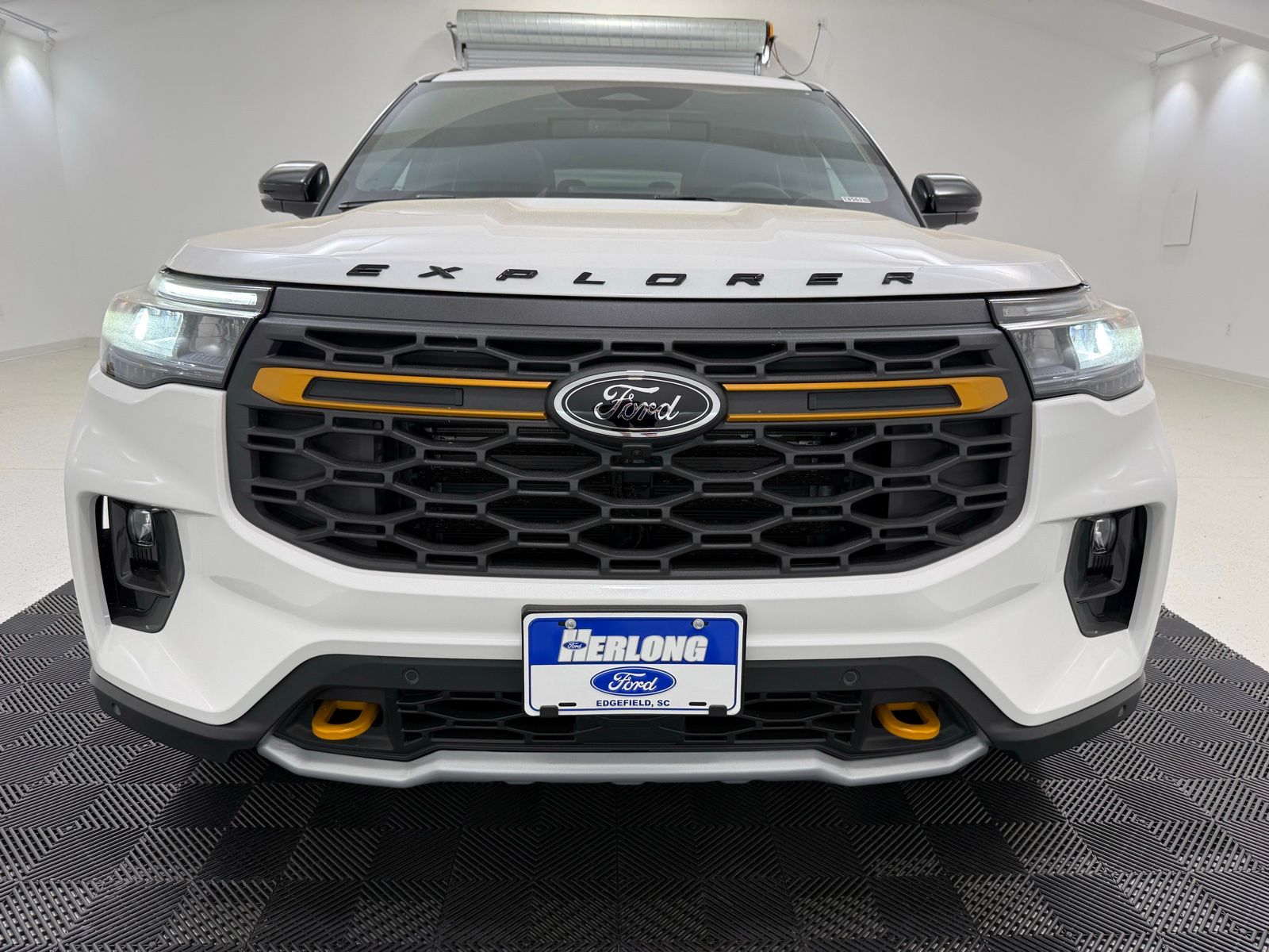 New 2026 Ford Explorer - photo 2