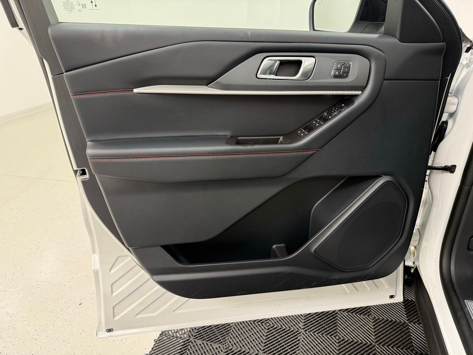 New 2026 Ford Explorer - photo 14