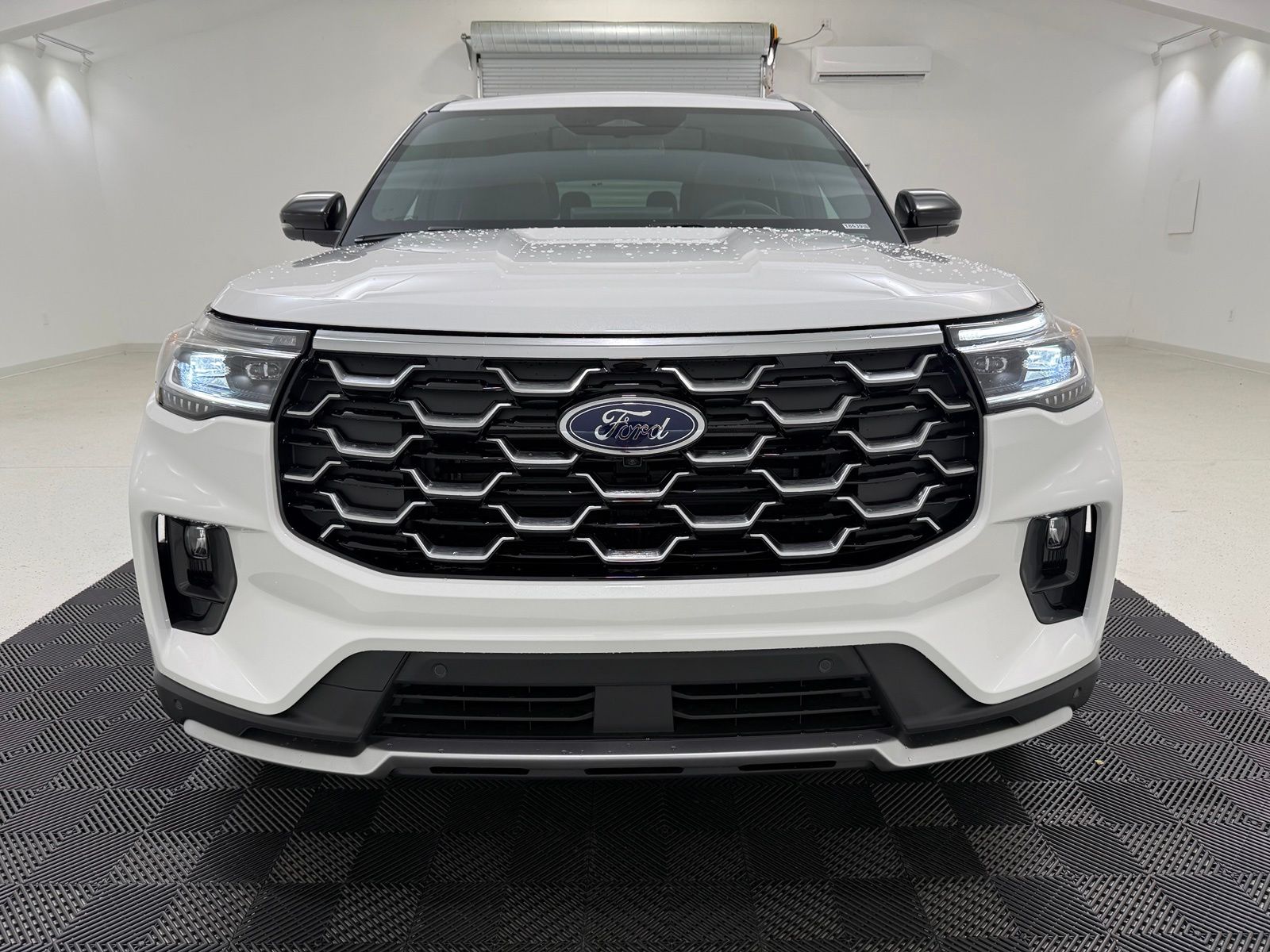 New 2026 Ford Explorer - photo 2