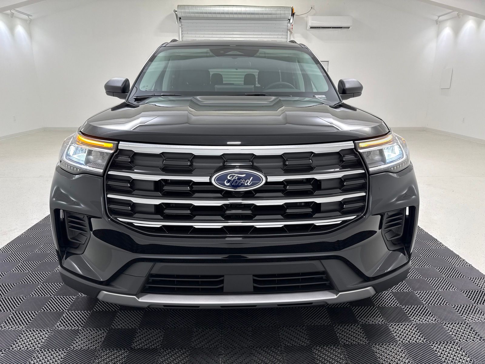 New 2026 Ford Explorer - photo 2