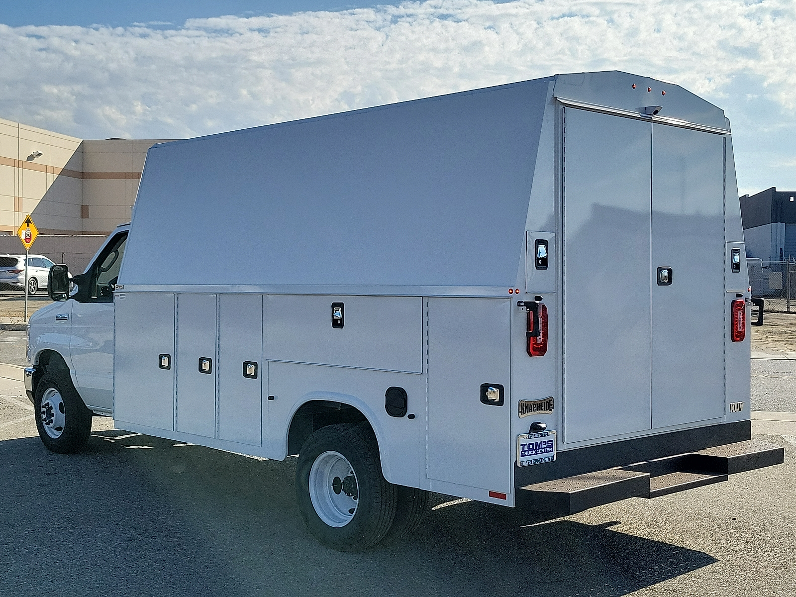 New 2026 Ford E-450 - photo 8