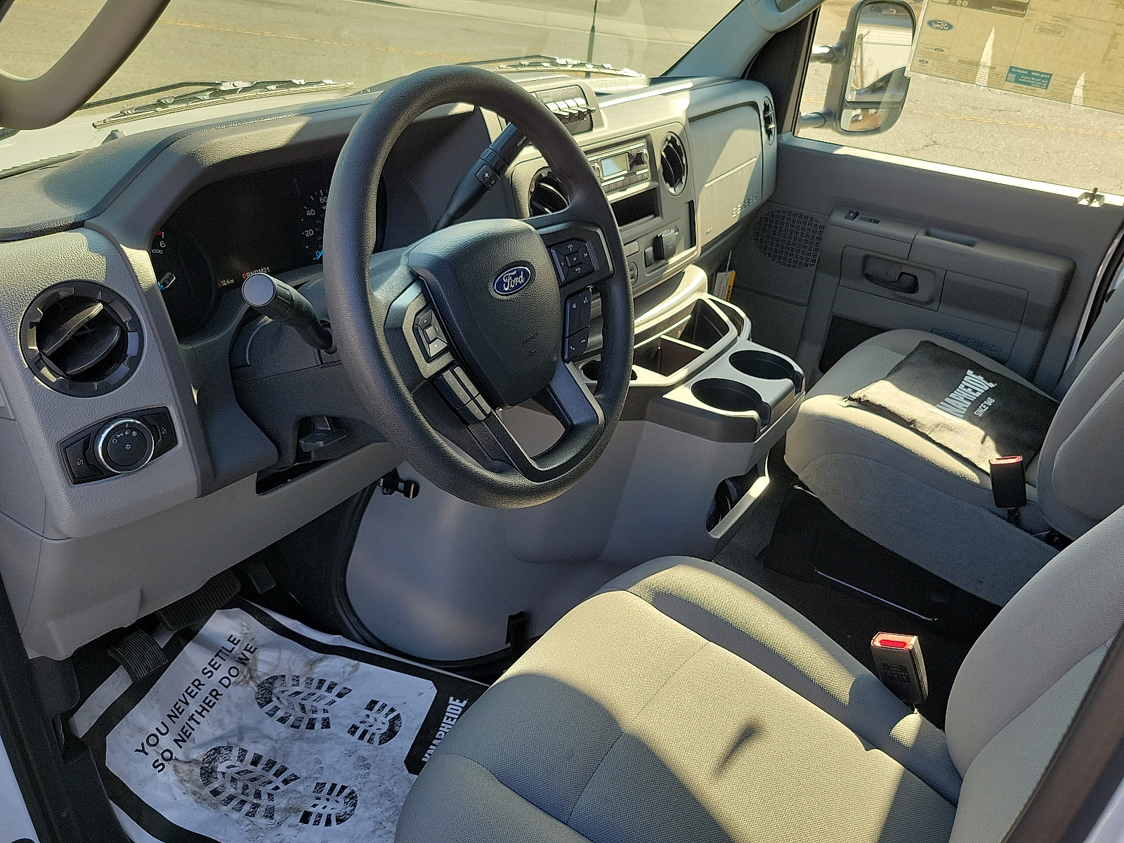 New 2026 Ford E-450 - photo 12