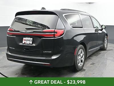 Used 2022 Chrysler Pacifica Limited Minivan for sale #02P1997 - photo 2