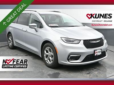 Used 2022 Chrysler Pacifica Limited Minivan for sale #02P1998 - photo 1