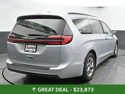 Used 2022 Chrysler Pacifica Limited Minivan for sale #02P1998 - photo 2