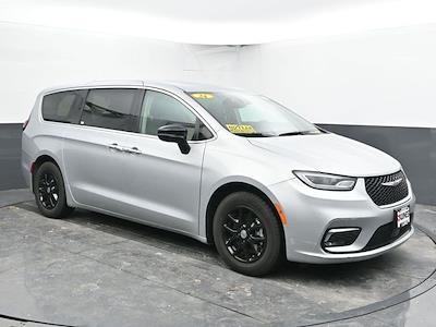 Used 2024 Chrysler Pacifica Touring L Minivan for sale #02P2414 - photo 2