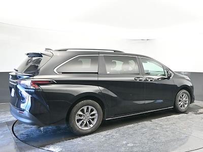 Used 2025 Toyota Sienna XLE Minivan for sale #02P2421 - photo 2