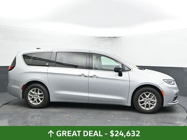 Used 2024 Chrysler Pacifica - photo 15