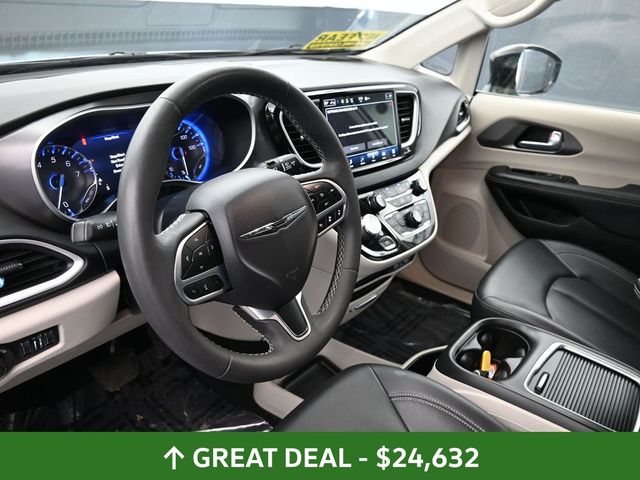 Used 2024 Chrysler Pacifica - photo 24