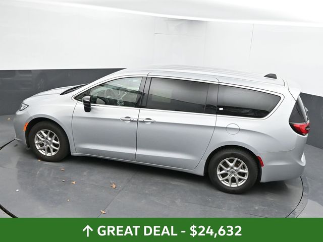 Used 2024 Chrysler Pacifica - photo 43