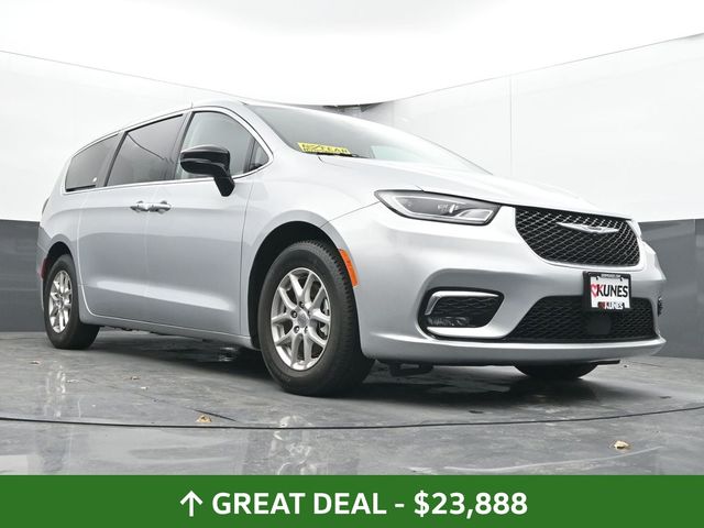 Used 2024 Chrysler Pacifica - photo 47