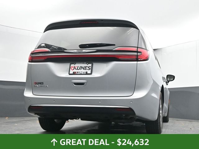 Used 2024 Chrysler Pacifica - photo 52