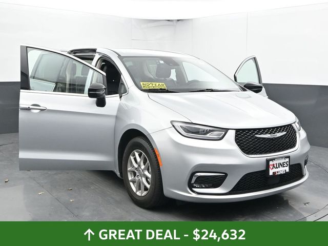 Used 2024 Chrysler Pacifica - photo 55