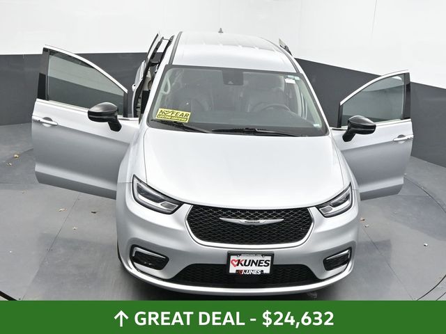 Used 2024 Chrysler Pacifica - photo 70