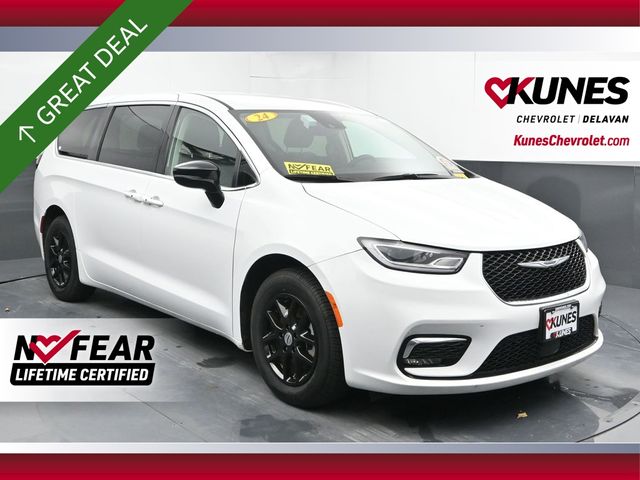 Used 2024 Chrysler Pacifica Touring L Minivan - photo 1