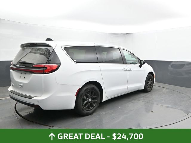 Used 2024 Chrysler Pacifica - photo 13