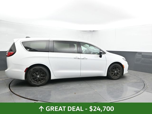 Used 2024 Chrysler Pacifica - photo 14