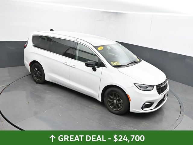 Used 2024 Chrysler Pacifica - photo 17