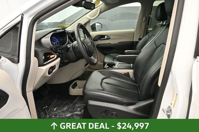 Used 2024 Chrysler Pacifica - photo 18