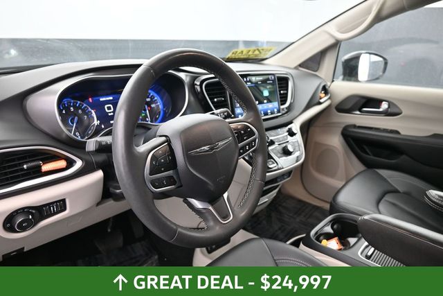 Used 2024 Chrysler Pacifica - photo 24