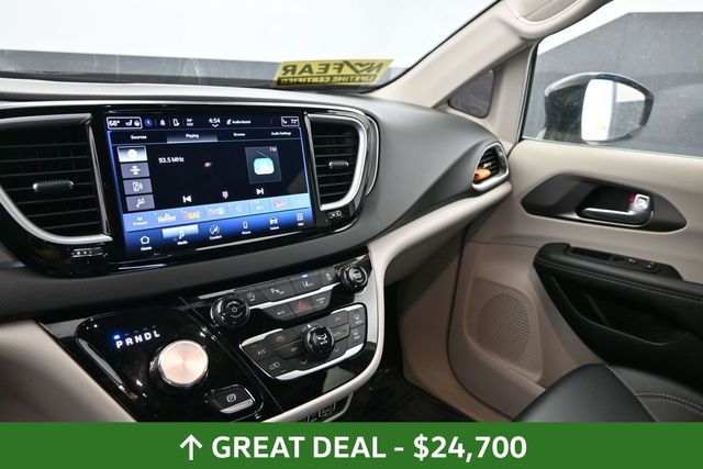 Used 2024 Chrysler Pacifica - photo 25