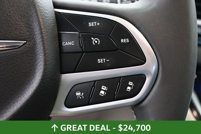 Used 2024 Chrysler Pacifica - photo 36