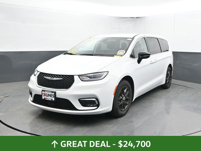 Used 2024 Chrysler Pacifica - photo 6