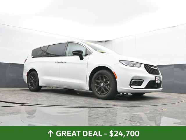 Used 2024 Chrysler Pacifica - photo 46
