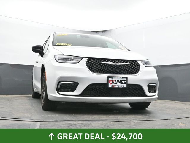 Used 2024 Chrysler Pacifica - photo 47