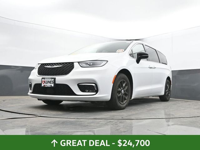 Used 2024 Chrysler Pacifica - photo 49