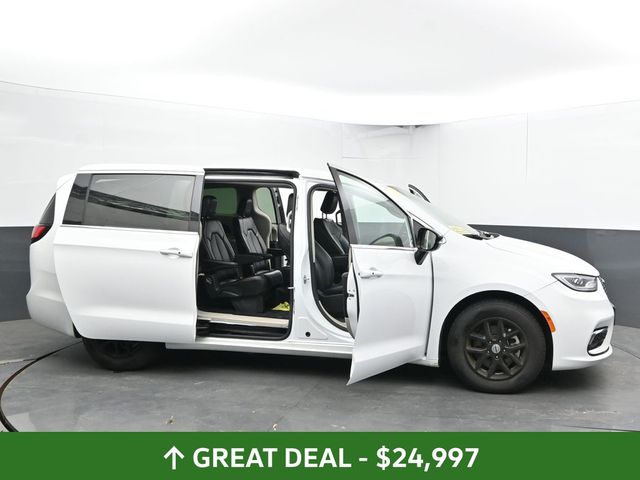 Used 2024 Chrysler Pacifica - photo 60