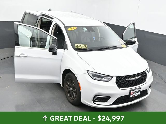 Used 2024 Chrysler Pacifica - photo 64