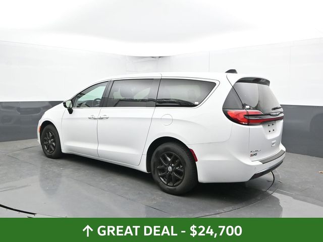 Used 2024 Chrysler Pacifica - photo 10