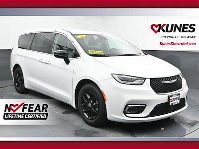 Used 2024 Chrysler Pacifica - photo 1
