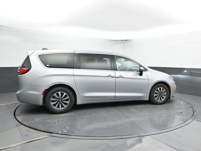 Used 2023 Chrysler Pacifica - photo 13
