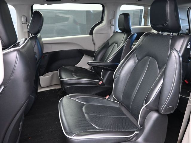 Used 2023 Chrysler Pacifica - photo 19