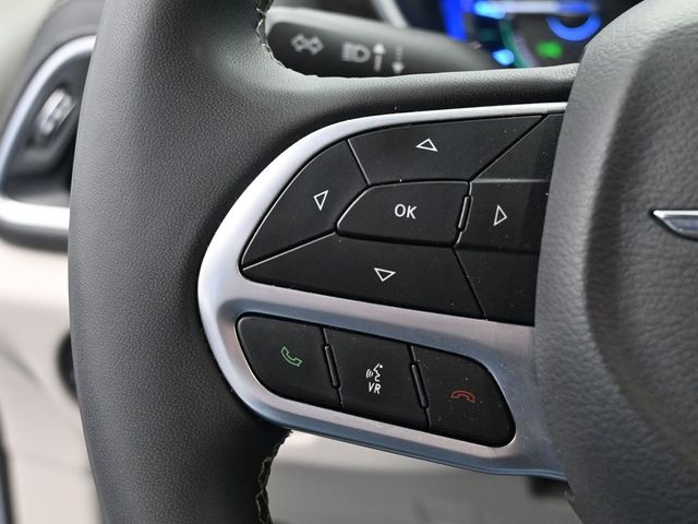 Used 2023 Chrysler Pacifica - photo 38