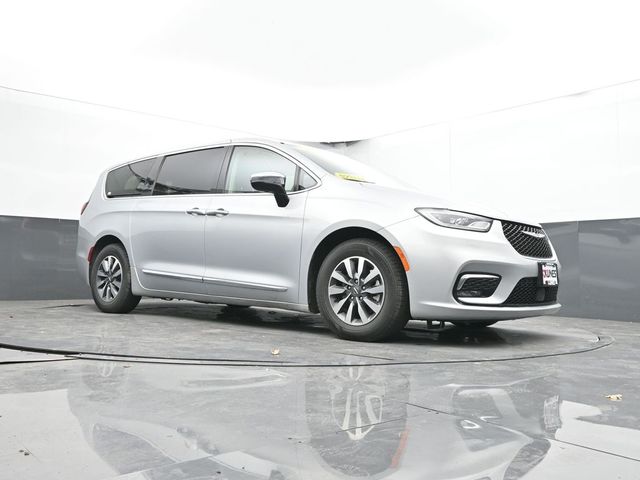 Used 2023 Chrysler Pacifica - photo 50