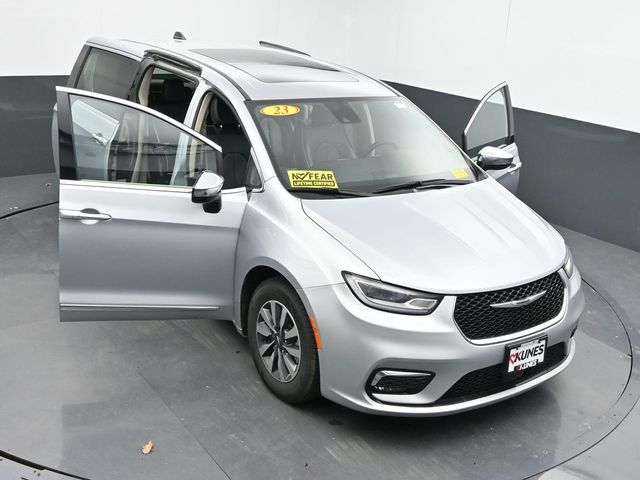 Used 2023 Chrysler Pacifica - photo 66