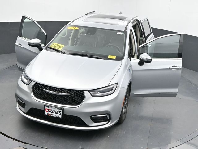 Used 2023 Chrysler Pacifica - photo 67